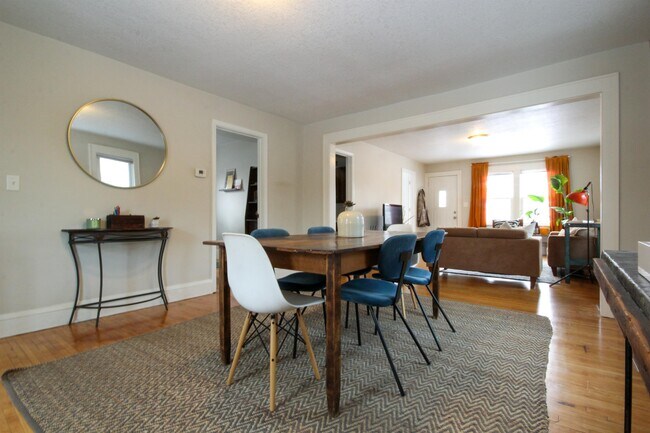Photo - 4339 Blaisdell Ave