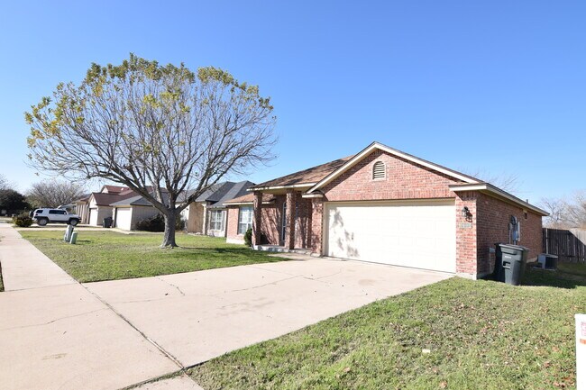 Photo - 1601 Schottische Ln