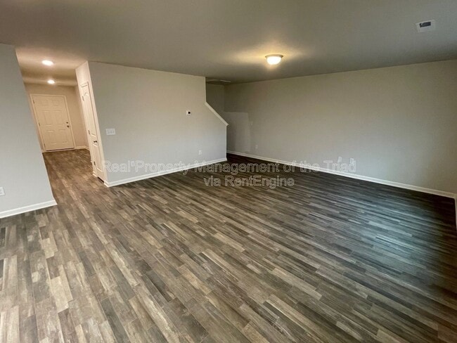 Photo - 3824 Miller Dr