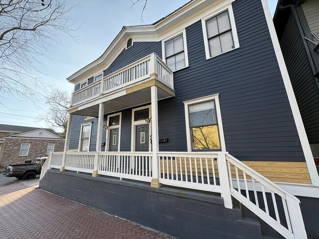 Photo - 1419 Barnard St Townhome