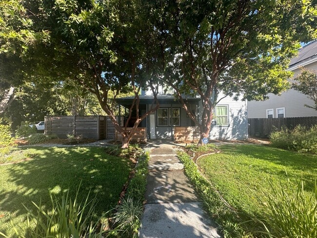 Building Photo - Charming Home in Winters, CA