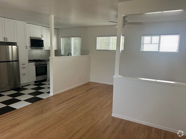 Building Photo - 4208 Fanuel St Unit #A Rental