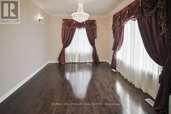 Photo - 24 Prince Edward Blvd