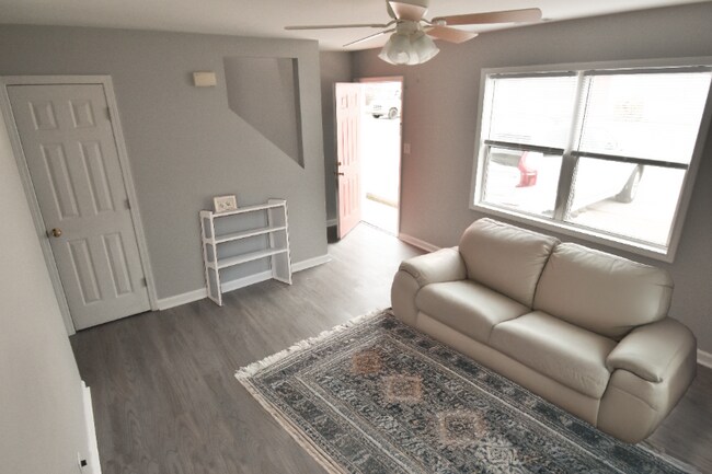 Photo - 650 S Main St Unidad 5