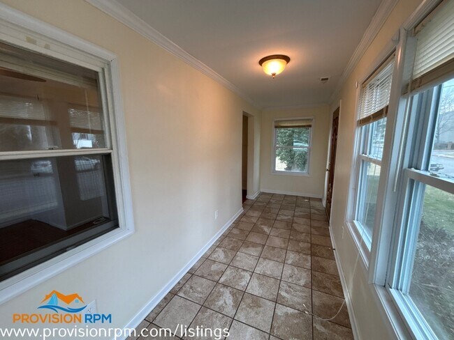 Photo - 221 Rosewood St