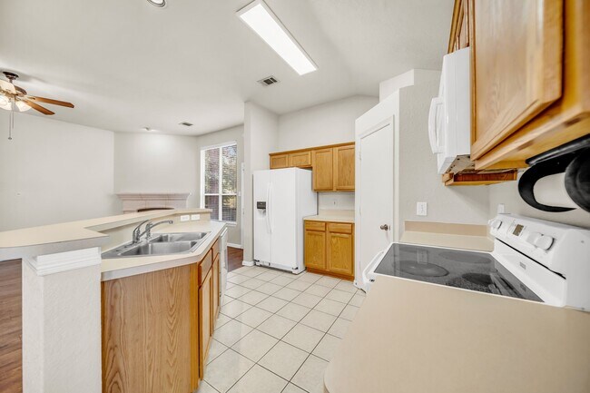 Building Photo - 256 Indian Falls S