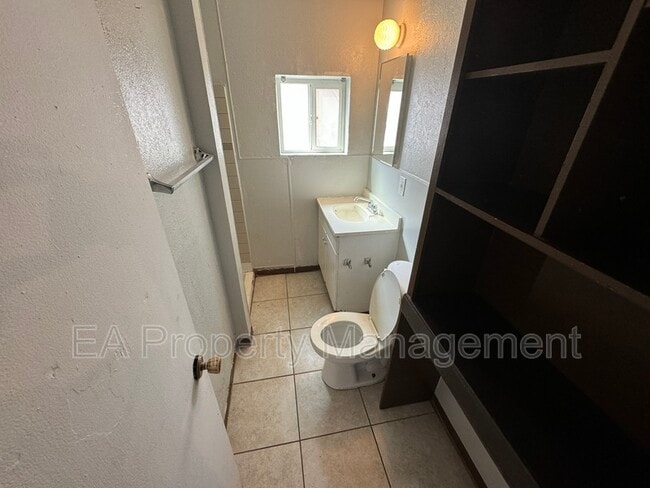 Photo - 117 40th St NW
