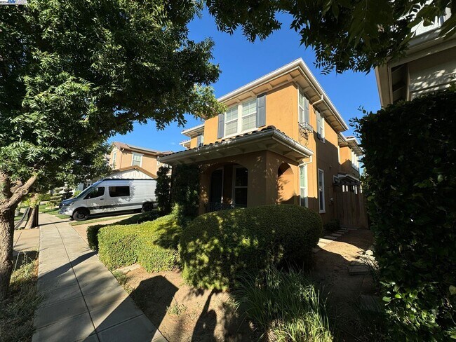 Photo - 220 N Lafayette St