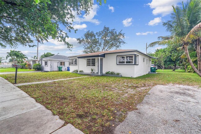 Photo - 17410 NE 11th Ave