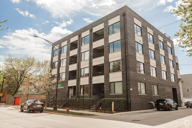 Building Photo - 2303 W Wilcox St Unit 2W Rental