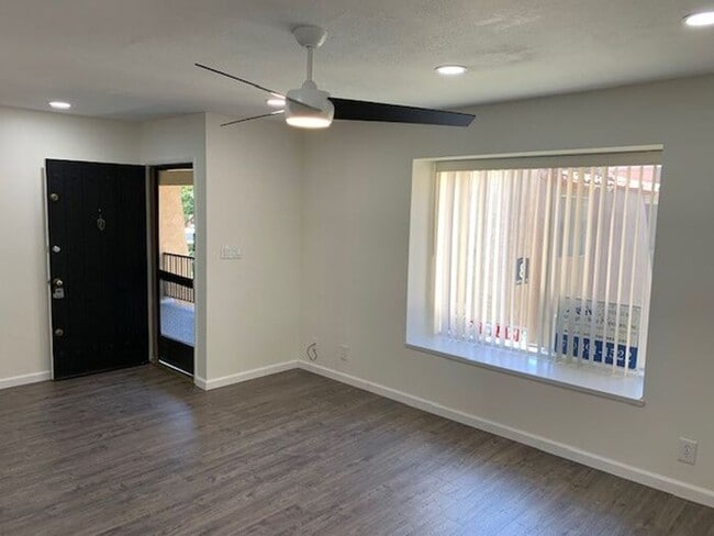 Photo - REALLY NICE UPSTRS 1BD 1BA CONDO FOR LEASE! MUST SEE! Unit APT 76