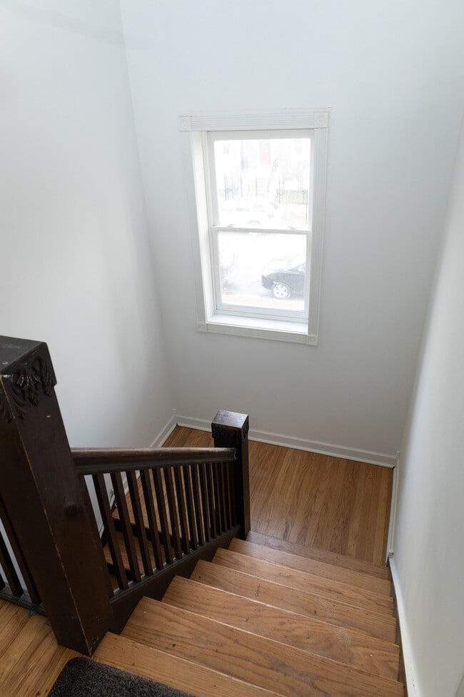 Photo - 2016 N Kilbourn Ave Unit 2