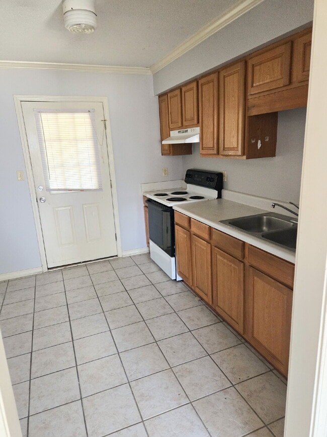 Photo - Great location. Centrally located. Unit B
