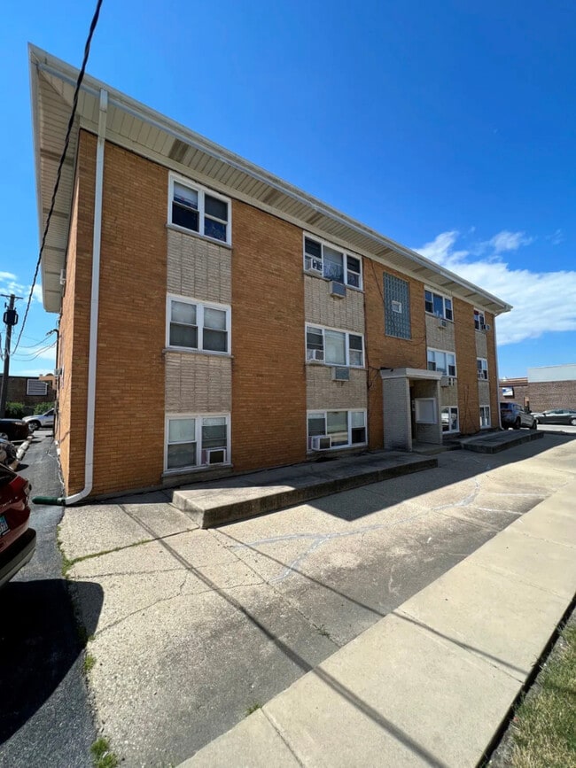 Building Photo - 4747 N Ronald St Rental
