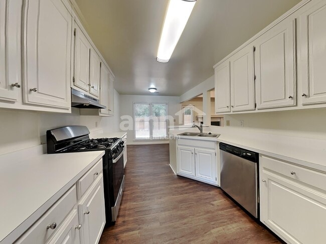 Photo - 3980 Brockett Walk