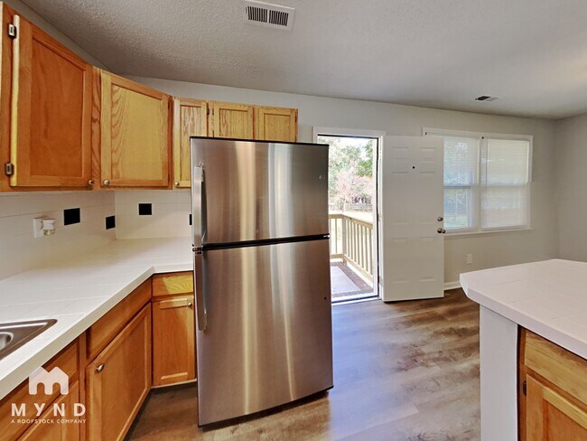 Photo - 211 Buckskin Dr