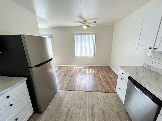 Photo - 10237 Commerce Ave