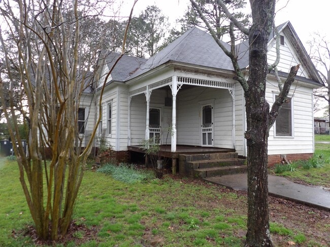 Photo - 505 Ave 2 NE