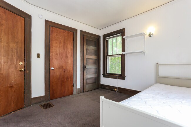 Photo - 1315 Washtenaw Ave Homes