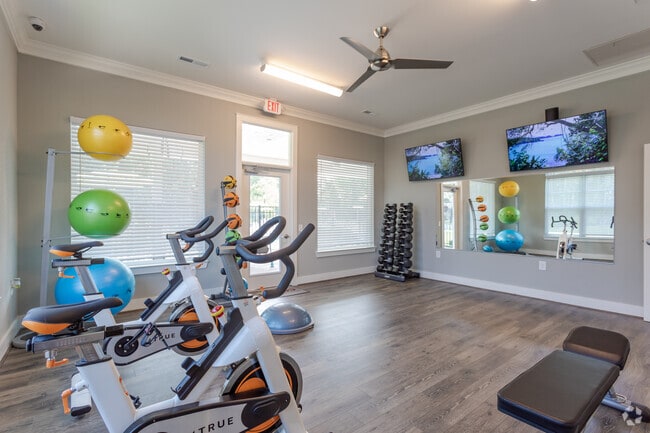 Sala de entrenamiento cardiovascular - Comet West New Bern