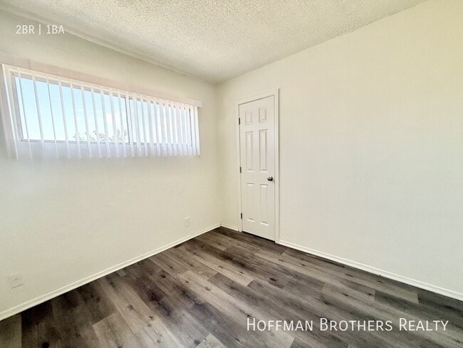 Photo - 7919 S Hoover St Unidad 9
