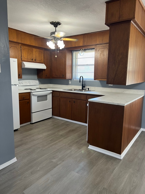 Photo - 1506 Ave C