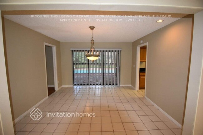 Photo - 204 W Ridgewood Ct