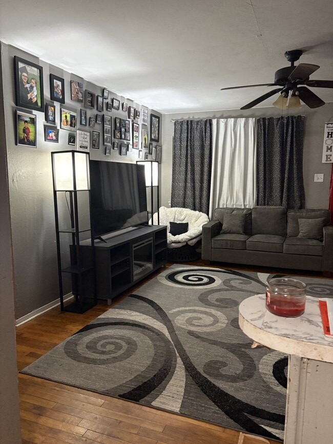 Photo - 1047 W Star St
