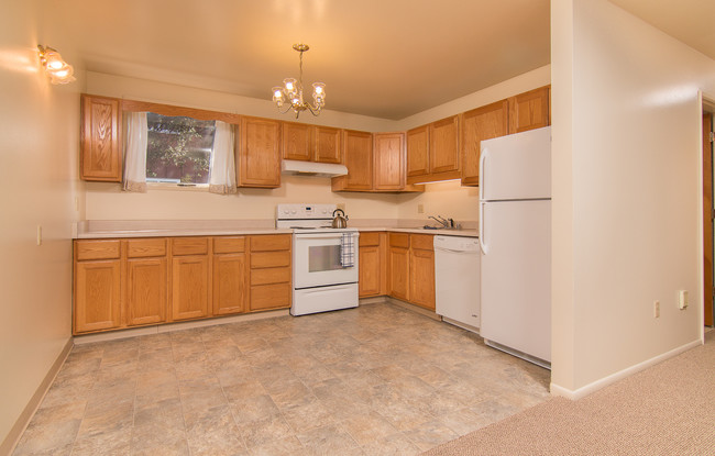 Kitchen - Downtown Classics Apartments