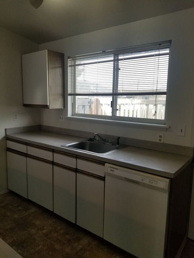 Photo - b1009 Unit a