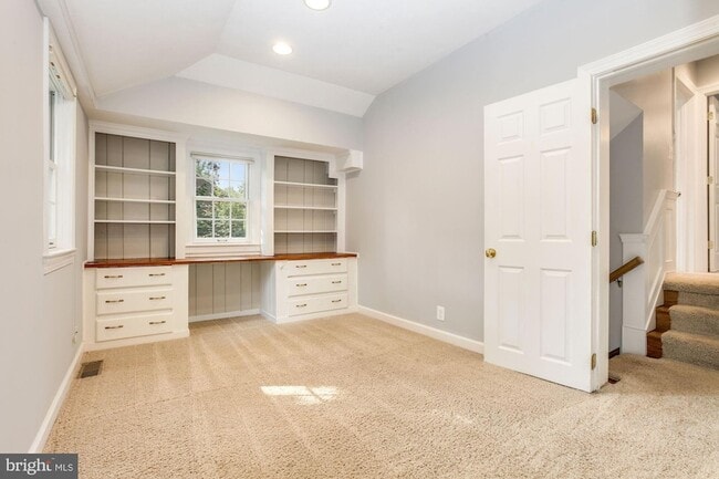 Photo - 3233 Stephenson Pl NW