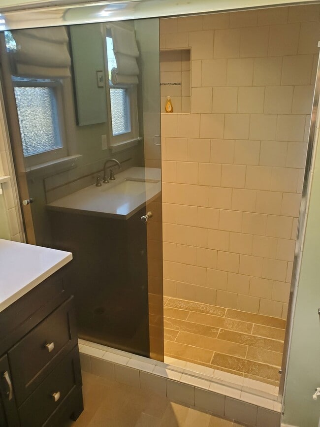 Photo - 621 Eaton Dr