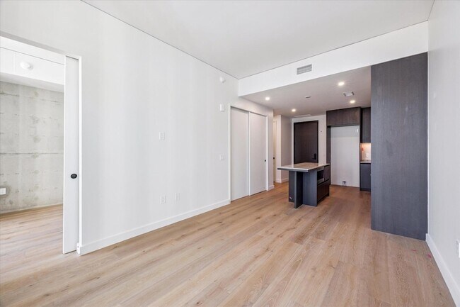 610 Davis St Unit 2009
