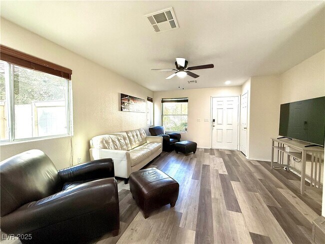 Photo - 3817 Bayamon St