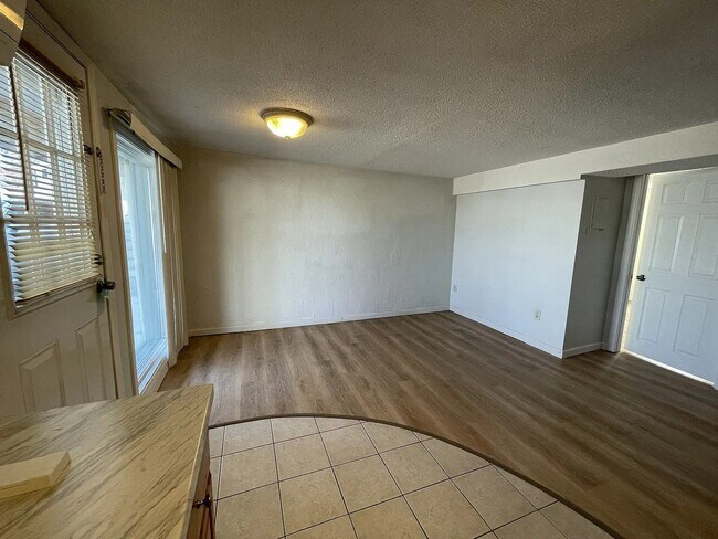 Photo - 190 Ashworth Ave Unit 1B