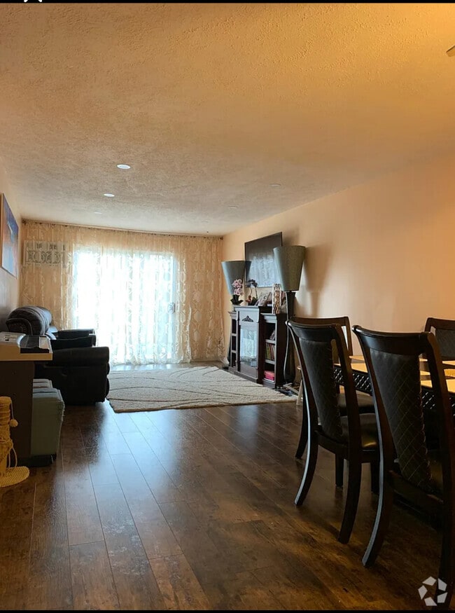 Building Photo - 379 Huse Rd Unit 37 Rental