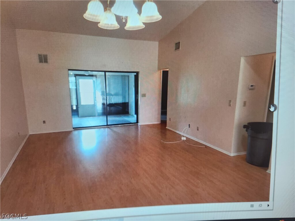 Photo - 609 SE 8th St