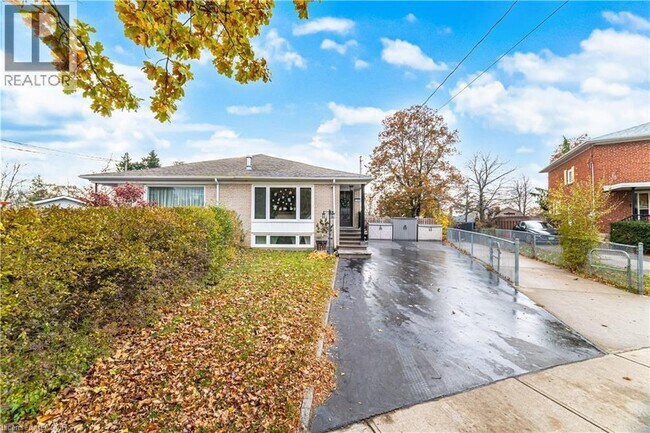 Photo - 1301 Freeport Dr