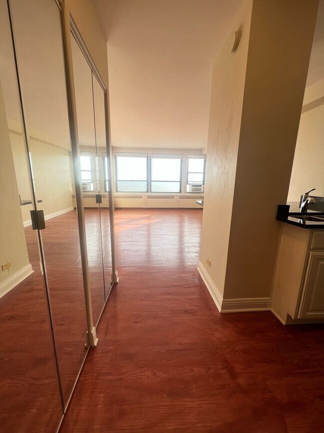 Photo - 4180 N Marine Dr Unidad 1506