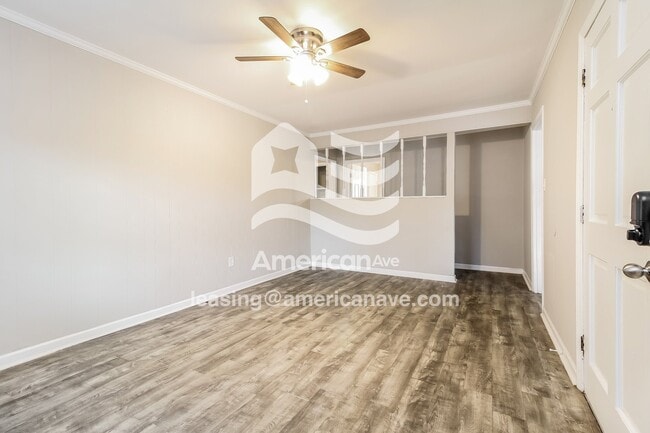 Photo - 706 Woodmont Cir