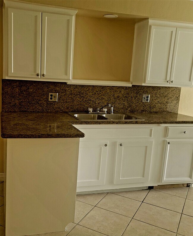 Photo - 2010 Bunzel St Casa