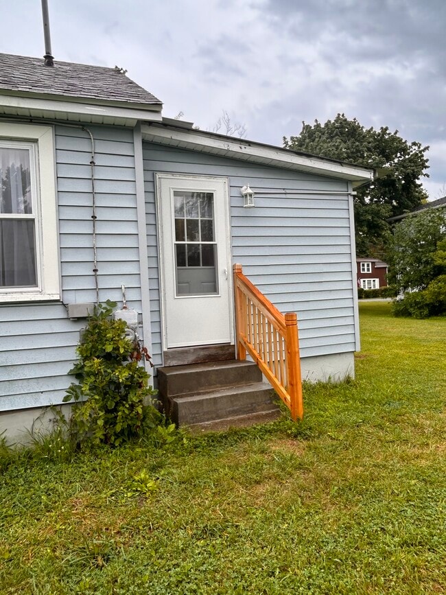 Photo - 9609 Maplewood St