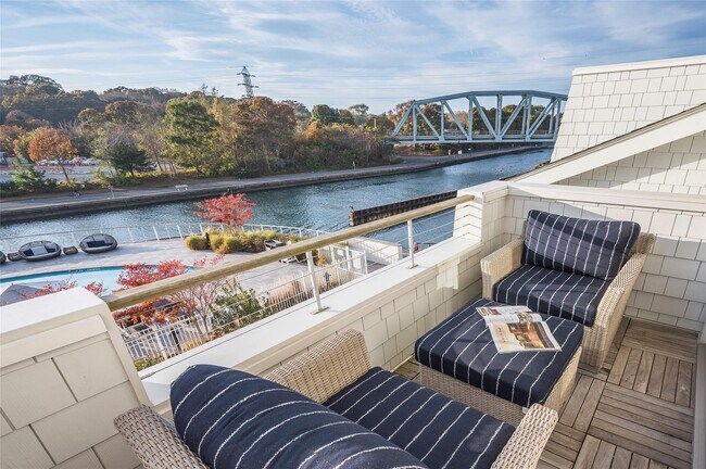 Photo - 57 Old Boathouse S Ln