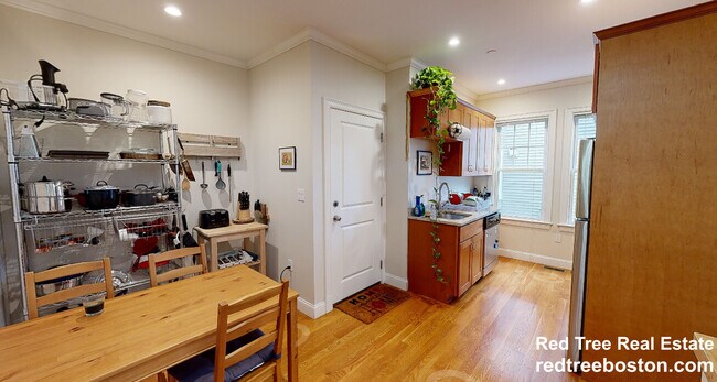 2 Marney St Unit 1