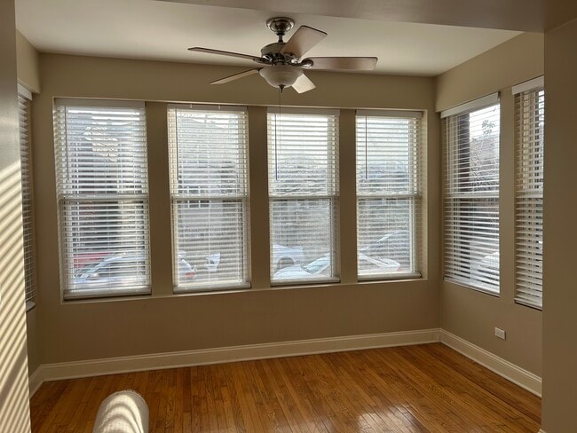 Photo - 4716 N Sawyer Ave Unit 1F