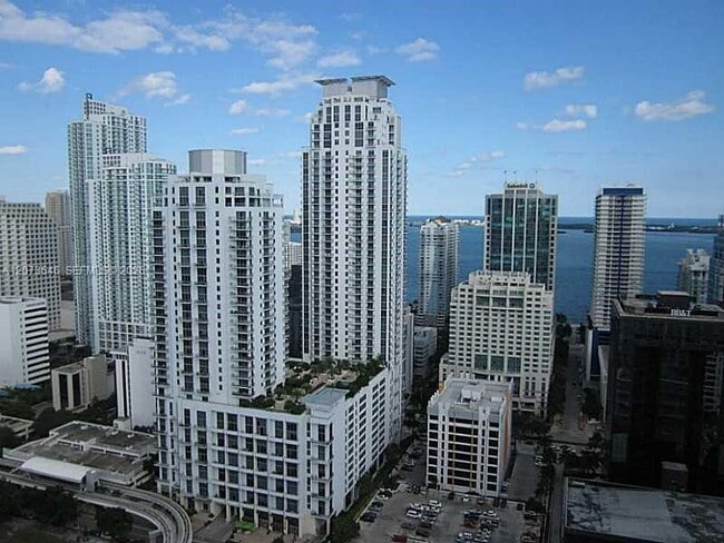 Photo - 1050 Brickell Ave Unidad 2612