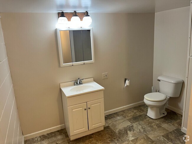 Building Photo - 4795 Moon Lake Rd Unit 4 Rental