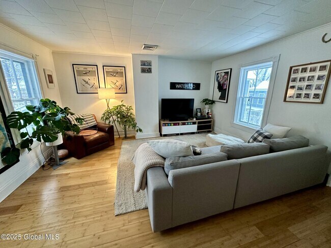 Photo - 305 Nelson Ave