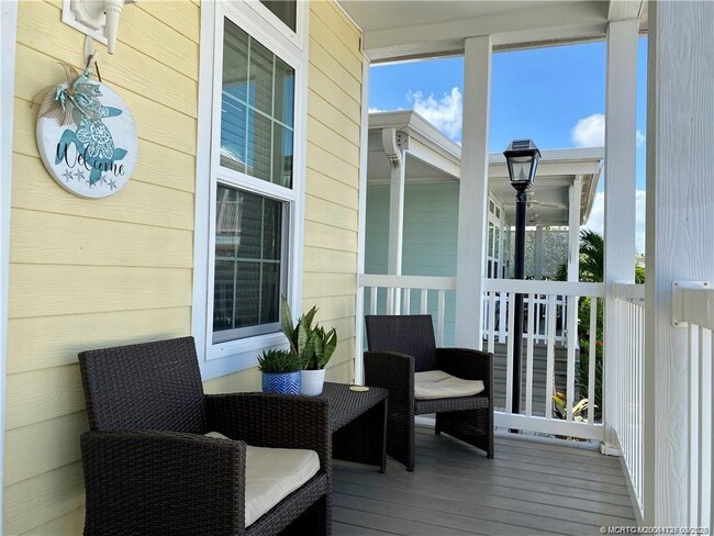 Photo - 163 NE Buoy Dr