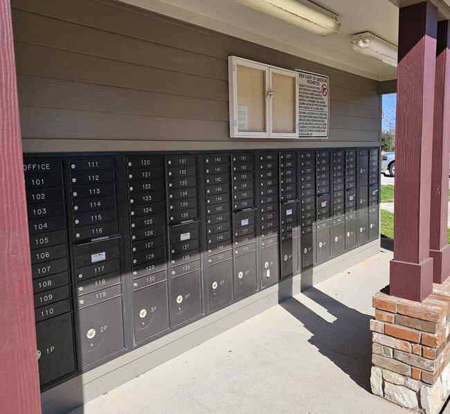 Crestview Place Apartments Decatur, TX